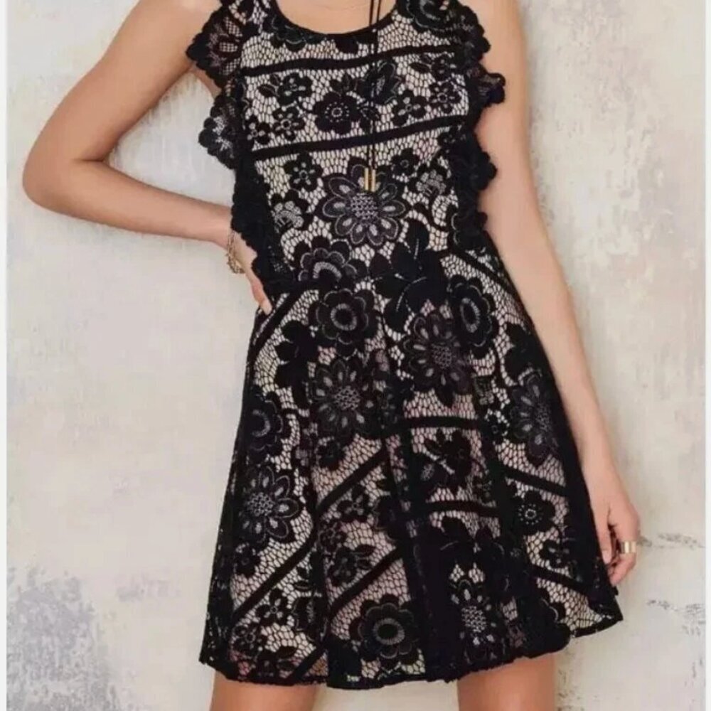 For Love & Lemons Gianna Apron Mini Dress Floral Lace Sleeveless Open Black XS - Picture 3 of 13